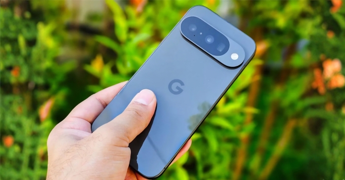 Google Pixel 10 thiết kế mặt lưng với dải camera đặc trưng