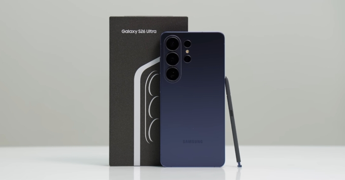 Thiết kế Samsung Galaxy S26 Ultra với khung viền cao cấp và cụm camera sau