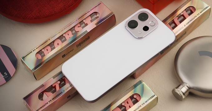 Mặt lưng Vivo S50 với cụm camera ba ống kính nổi bật