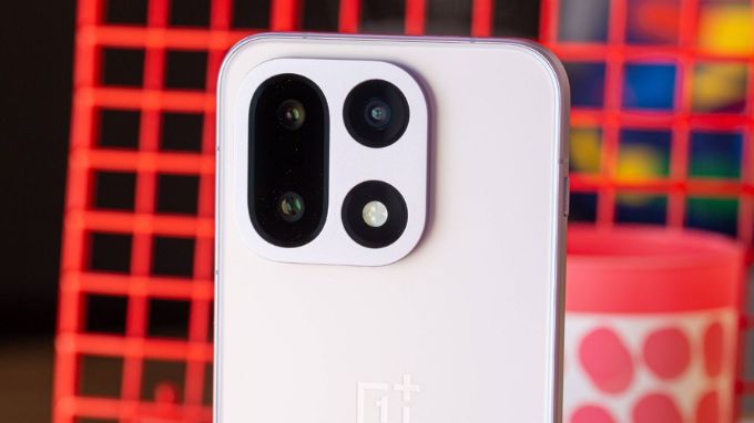 OnePlus 15 sở hữu 3 camera chất lượng cao