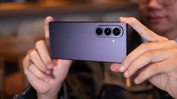 Samsung Galaxy Z Fold 8 Ultra có camera chính 200 MP
