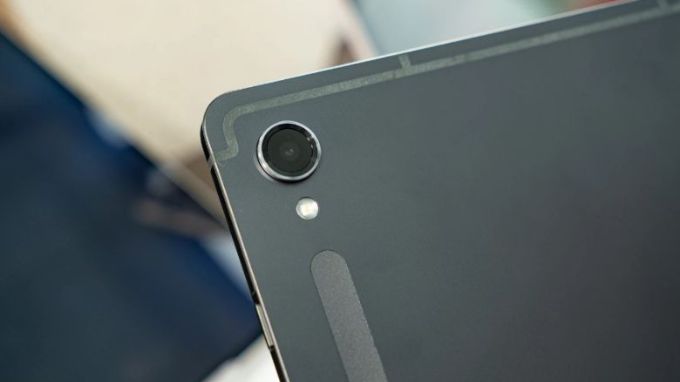 Samsung Galaxy Tab S9 được trang bị camera chính 13MP