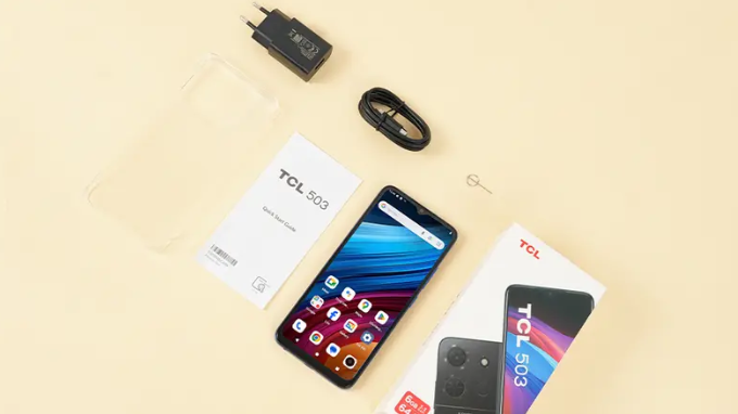 TCL 503 dành cho học sinh, người lớn tuổi phục vụ nhu cầu giải trí và học tập