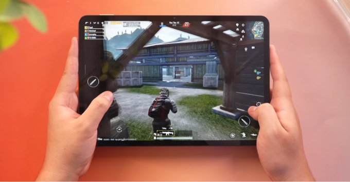 Hiệu năng Xiaomi Pad 7 Pro với Snapdragon 8s Gen 3 tiến trình 4nm, RAM LPDDR5X, bộ nhớ UFS 4.0 đáp ứng chơi game và đa nhiệm mượt mà.