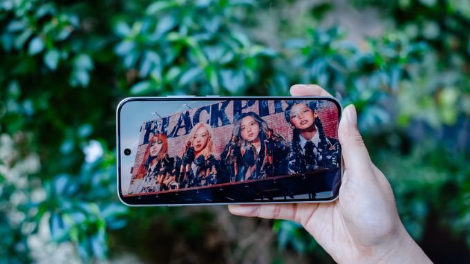OPPO Reno16 F sở hữu tấm nền AMOLED kích thước lớn 6.67 inch