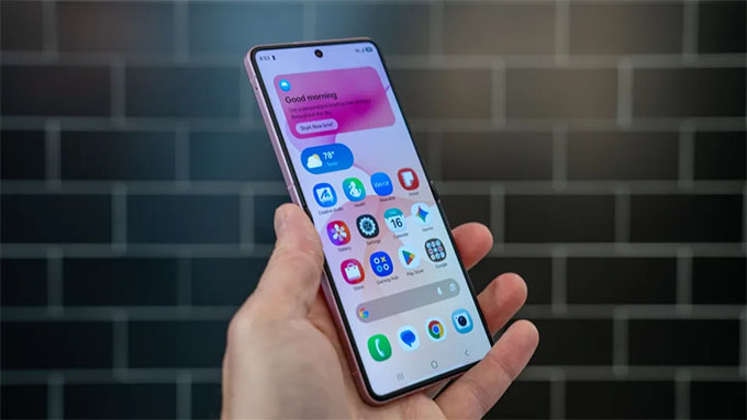 Điện thoại Galaxy Z Flip8 sở hữu màn hình chính 6,9 inch Dynamic AMOLED 2X