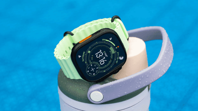 Apple Watch Ultra 3 hiển thị tốt từ góc nghiêng