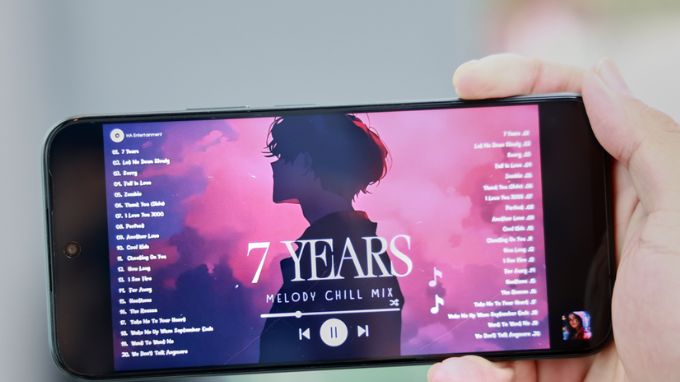 Màn hình của Realme C85 kích thước 6.8 inch