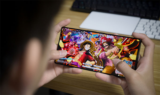RedMagic 11S Pro tiếp tục sử dụng tấm nền OLED 4,85 inch