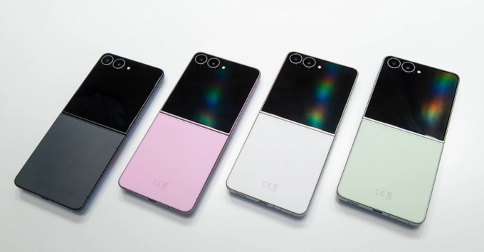 Samsung Galaxy Z Flip8 với 4 màu sắc: Hồng Rosé, Trắng Cream, Đen Graphite và Xanh Mint cực kỳ thời thượng