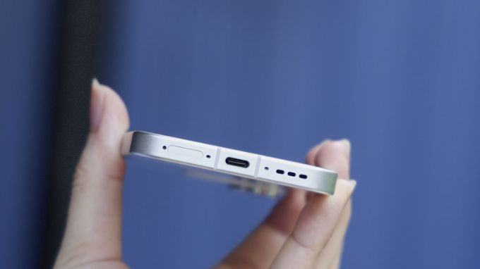 OPPO Reno16 được trang bị viên pin dung lượng lớn 6700 mAh
