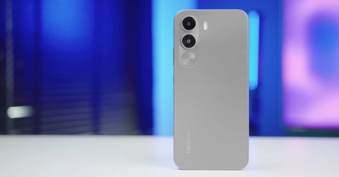 Cấu trúc vỏ ArmorShell của Realme C100i đạt chuẩn độ bền quân đội MIL-STD-810H.