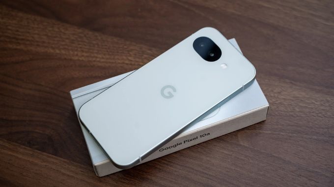 Google Pixel 10a sở hữu ngôn ngữ thiết kế tối giản