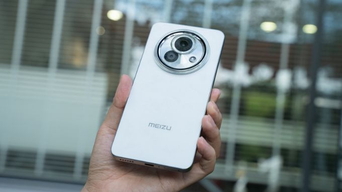 Meizu Lucky 08 5G sở hữu ngôn ngữ thiết kế mang phong cách hiện đại