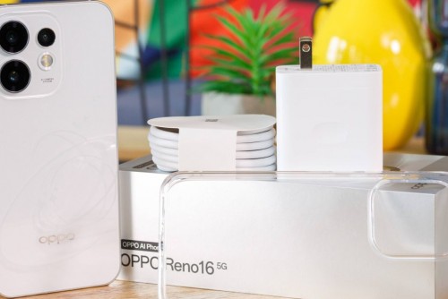 Đánh giá Oppo Reno16 5G: Thiết kế nhỏ gọn, pin 6700mAh, AI tiên tiến