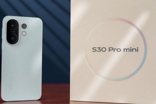 Vivo S30 Pro mini và iPhone 15 Pro: Chọn viên pin 6500mAh hay sự bền bỉ lâu dài