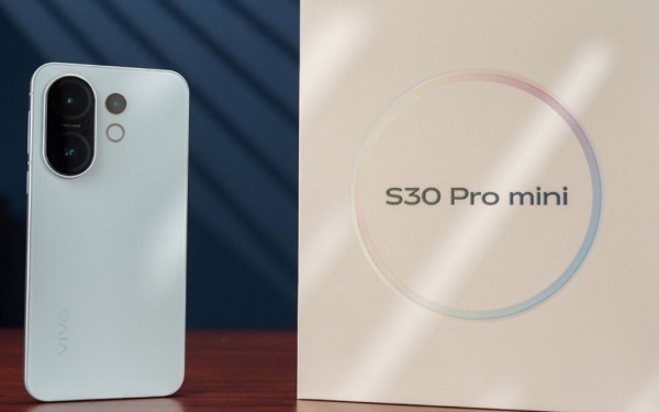 Vivo S30 Pro mini và iPhone 15 Pro: Chọn viên pin 6500mAh hay sự bền bỉ lâu dài