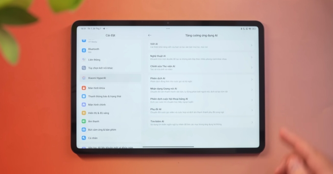 Xiaomi Pad 7 Pro tích hợp HyperAI với AI Writing, AI Speech Recognition, AI Interpreter, Circle to Search và Google Gemini hỗ trợ học tập, làm việc hiệu quả.