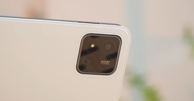Camera Xiaomi Pad 7 Pro 50MP hỗ trợ quay video 4K, chụp ảnh sắc nét và camera trước 32MP phục vụ học online, họp trực tuyến chất lượng cao.