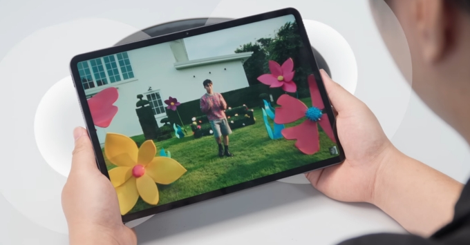 Màn hình Xiaomi Pad 7 Pro 11.2 inch độ phân giải 3.2K 3200 × 2136, tần số quét 144Hz, Dolby Vision, HDR10 và độ sáng tối đa 800 nits cho hình ảnh sắc nét.
