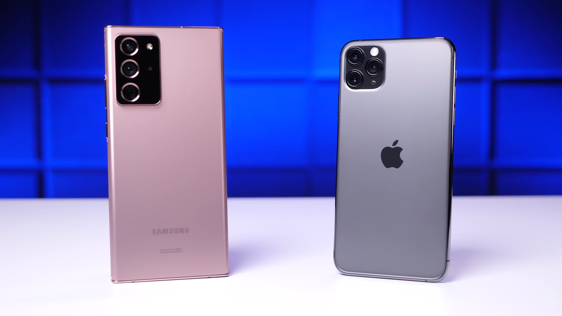 Màn hình Galaxy Note20 Ultra vẫn còn nguyên sau 10 lần thả rơi