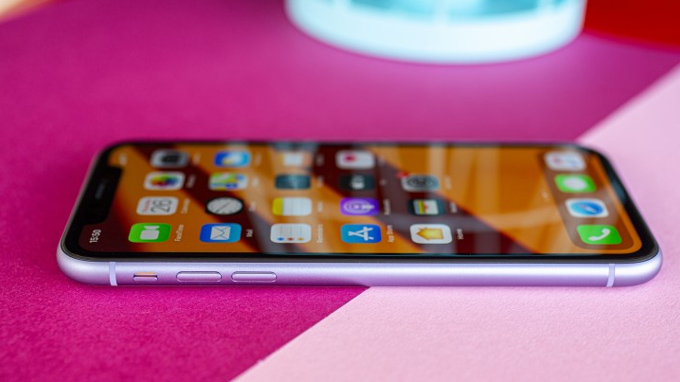 So sánh dung lượng pin iPhone 12 và iPhone 11