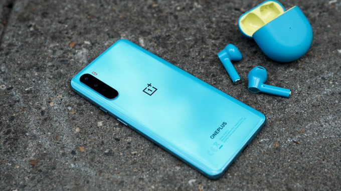 OnePlus Nord bạn sẽ được 2 lựa chọn RAM 8GB/ 12GB