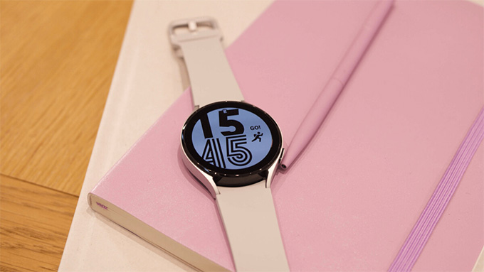 Dung lượng pin giữa Galaxy Watch 4 và Galaxy Watch 3 tương đối giống nhau