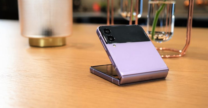 Lý do vì sao Galaxy Z Flip 3 5G không được trang bị camera selfie ẩn dưới màn hình?
