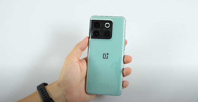 Thiết kế đẹp mắt, mỏng nhẹ của OnePlus 10T