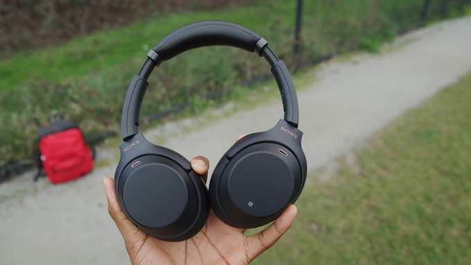 Tai nghe chụp tai Sony WH-1000XM5