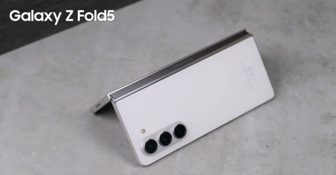 Galaxy Z Fold 5 512GB: Giá gần bằng MacBook, có đáng mua không?