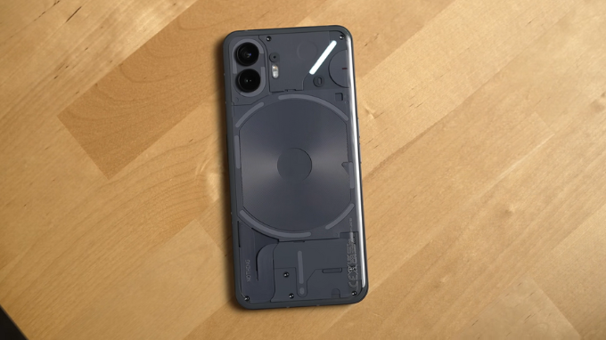 Nothing Phone 2 cải tiến thiết kế