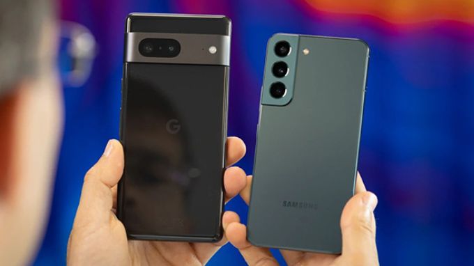 thiết kế Google Pixel 7 và Samsung Galaxy S22
