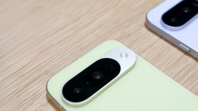 Hệ thống camera Pixel 10 với zoom quang 5× và Super Res Zoom 20×