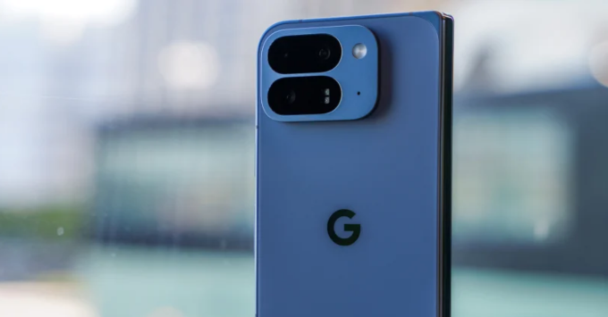 Tính năng Rear Camera Selfie trên Pixel 10 Pro Fold 512GB tận dụng camera sau chất lượng cao