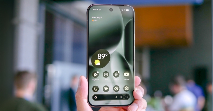 Google Pixel 10 Pro XL gây ấn tượng với màn hình Super Actua 6.8 inch