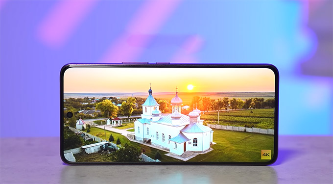 Vivo V60: Màn hình AMOLED đỉnh cao, trải nghiệm giải trí không giới hạn