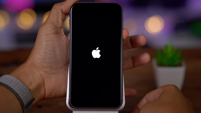 Kiểm tra hở sáng màn iPhone