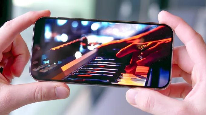 Pixel 10 Pro với độ sáng đỉnh 3,300 nits dẫn đầu thị trường