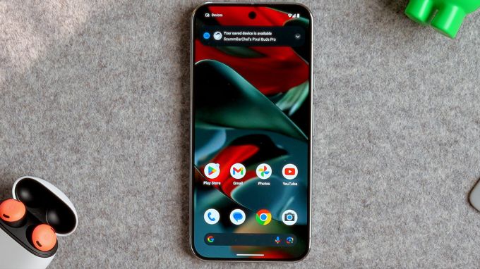 Màn hình OLED 6.8 inch với độ sáng kỷ lục 3.300 nits