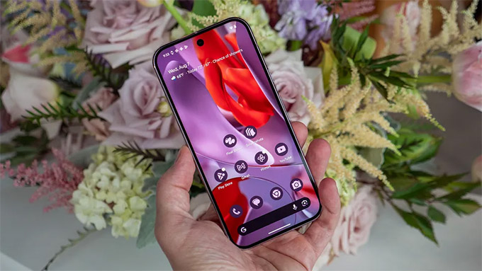 Google Pixel 9 Pro đi kèm với màn hình  OLED LTPO 6,3 inch 