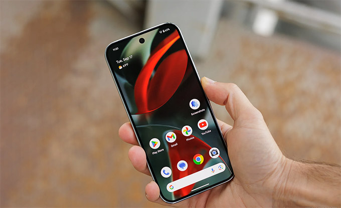 So sánh màn hình Google Pixel 9 Pro và 10 Pro: Liệu 3300 nits có phải là sự thật?