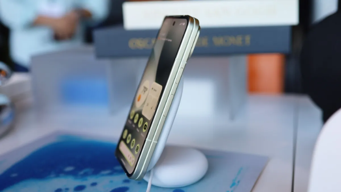 Pin 5.015mAh - thời lượng sử dụng vượt trội trong phân khúc