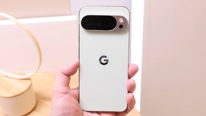 Thiết kế Google Pixel 10 Pro XL với khung nhôm cao cấp và kính bảo vệ Victus 2