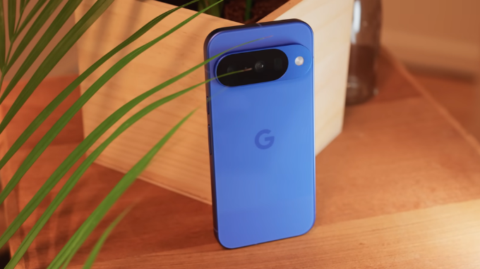 Thiết kế Pixel 10 với camera bar oval đặc trưng và khung kim loại cao cấp