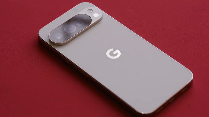 Pixel 10 Pro với thiết kế phẳng hiện đại và bảng màu phong phú