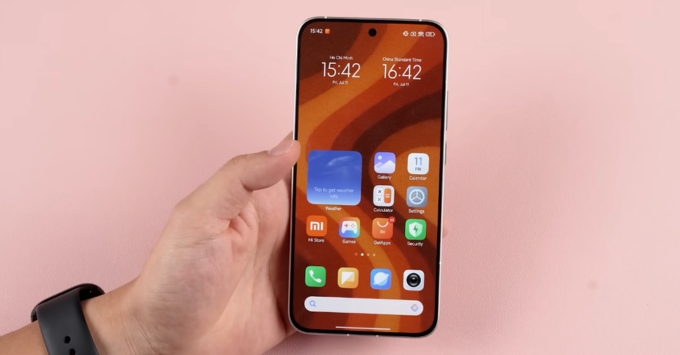 Màn hình 144Hz của Redmi K80 Ultra mang lại trải nghiệm vuốt chạm cực mượt