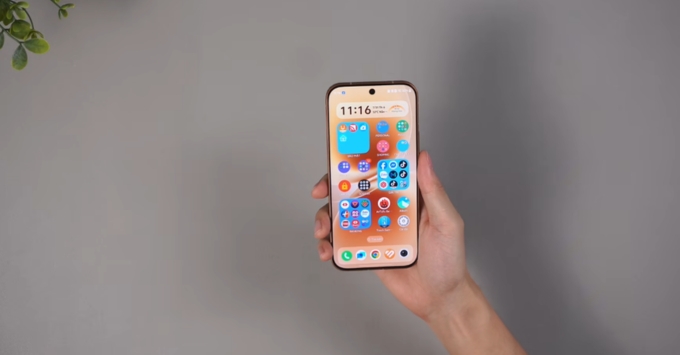 Vivo X300 E sử dụng màn hình AMOLED 6.59 inch với tần số quét 144Hz