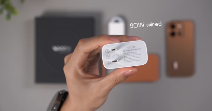 Vivo X300 E sử dụng pin 7200mAh và hỗ trợ sạc nhanh 90W